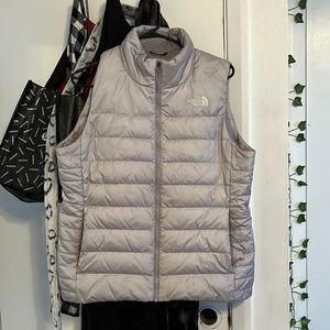 North Face women’s vest size large